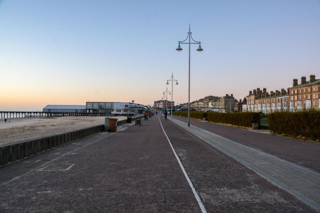 Sea Views Modern Two Bedroom Apartment Lowestoft Exterior foto